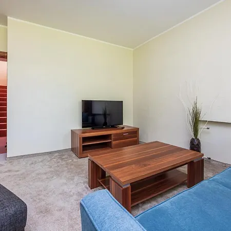 Kotedzai Zilvinelis アパート パランガ