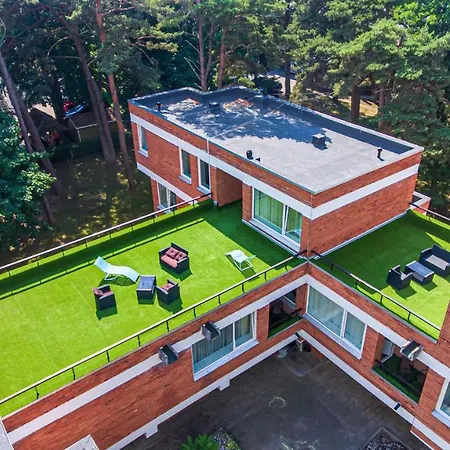 Kotedzai Zilvinelis パランガ